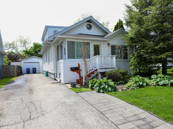 217 E Keith Ave, Waukegan, IL 60085