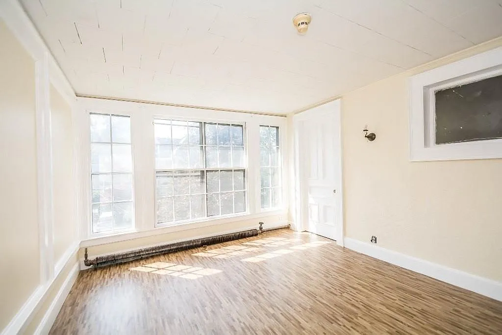 328 Wilder St — Photo 2