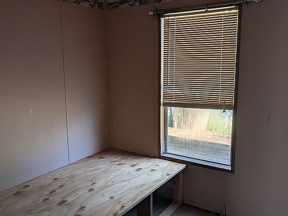 5th image of 1210 SE 48th Pl Unit 1