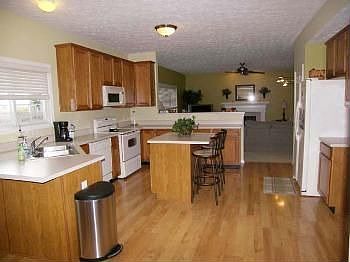 5th image of 8261 Iris Dr