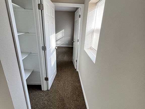 2nd image of 1305 E Armour Blvd #10968108