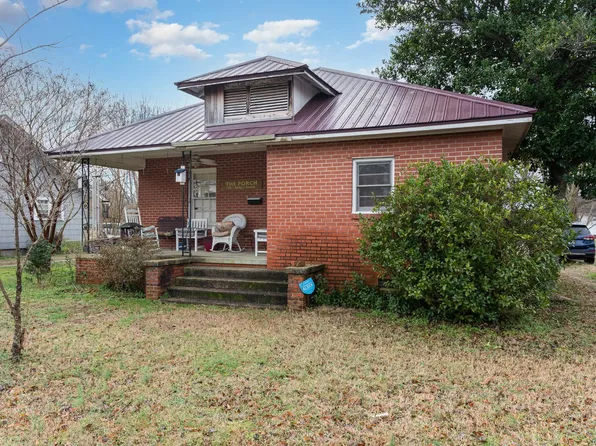 303 W D St, Erwin, NC 28339