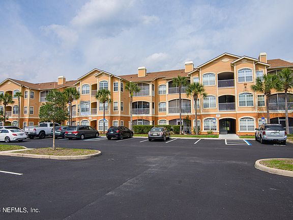 2nd image of 260 OLD VILLAGE CENTER Circle #8307