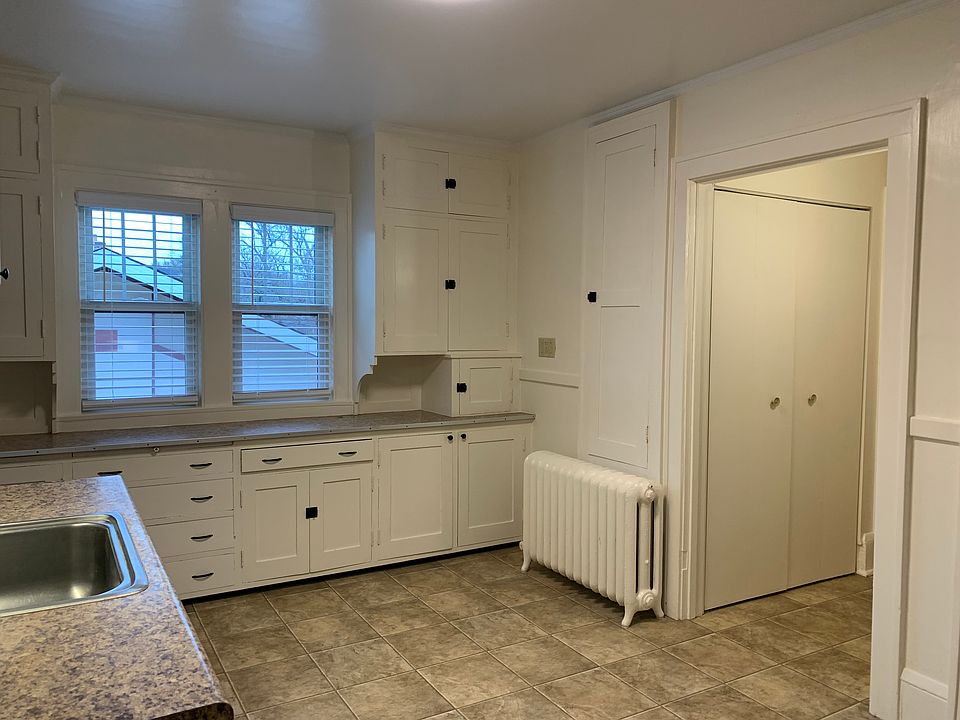 KITCHEN - wall of drawers and cupboards