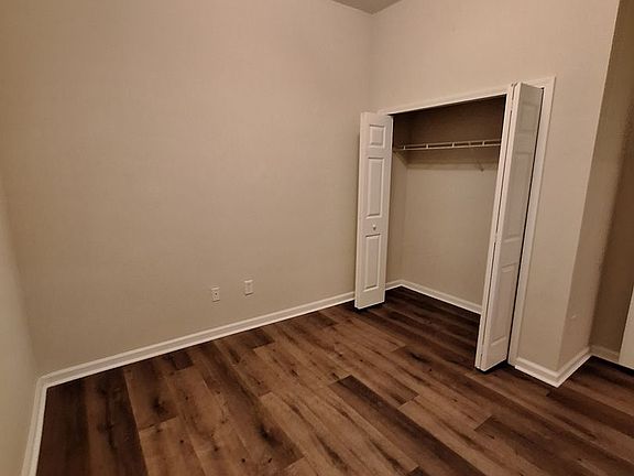 5th image of 7032 Deer Lodge Cir Unit 101
