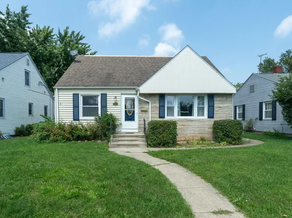 1325 Rockne Dr, South Bend, IN 46617
