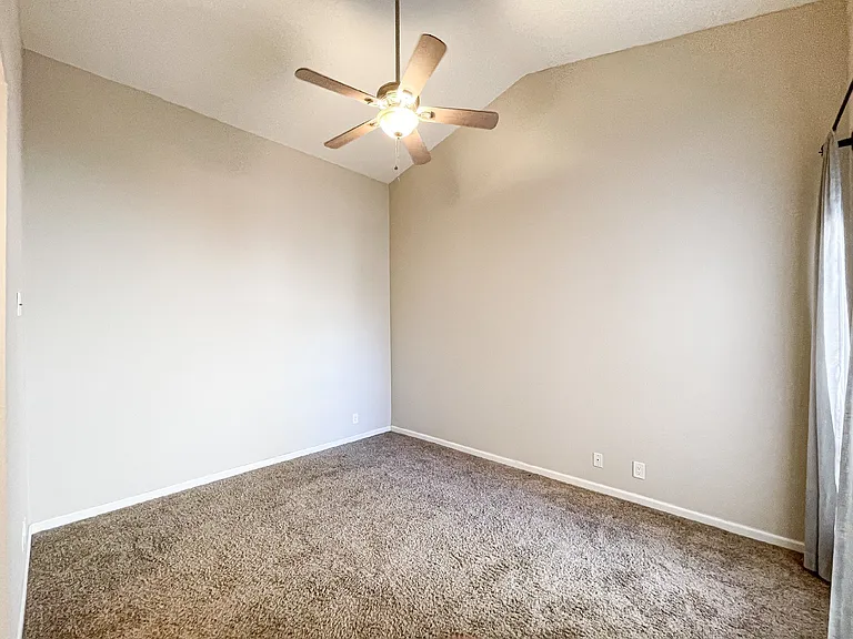 1976 N Lemon Tree Ln — Photo 10