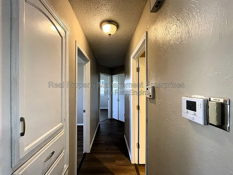 609 S Meadow Ln — Photo 9