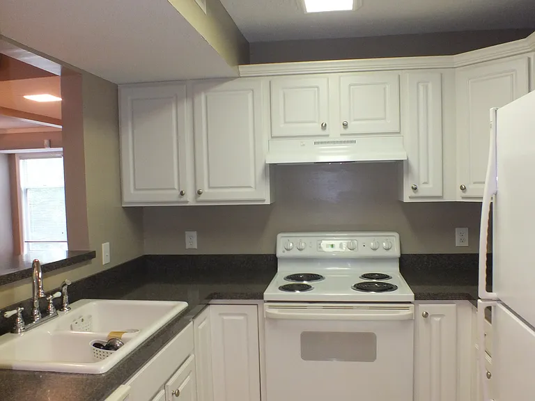 1211 Westview Ln #203 — Photo 6