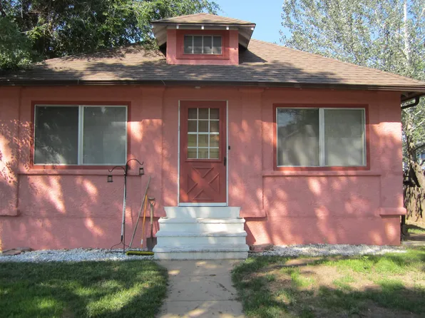 102 N 6th St, Hot Springs, SD 57747