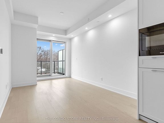 5th image of 8 Manor Rd W #508