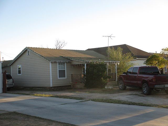 1st image of 2405 College Ave