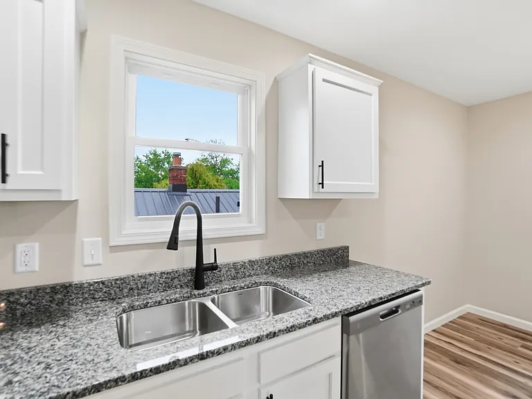 1626 Howell St #201 — Photo 12