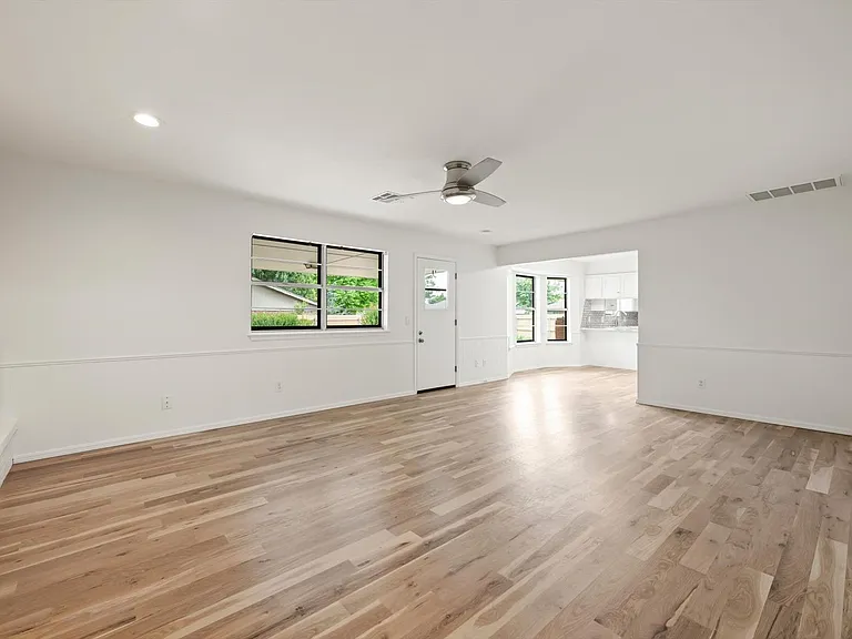 14100 Constitution Ave — Photo 10
