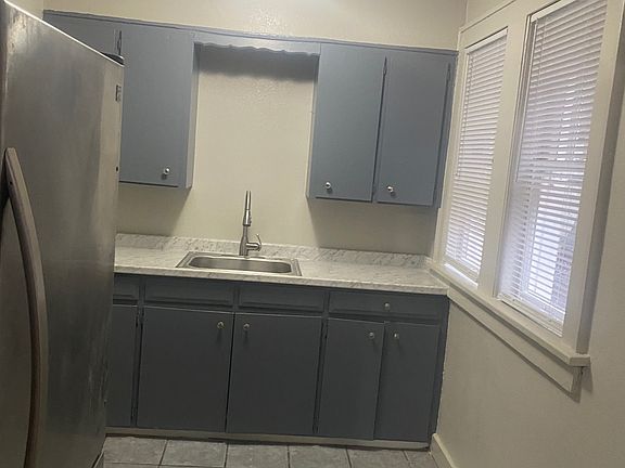 4th image of 3016 N Robinson Ave APT 1