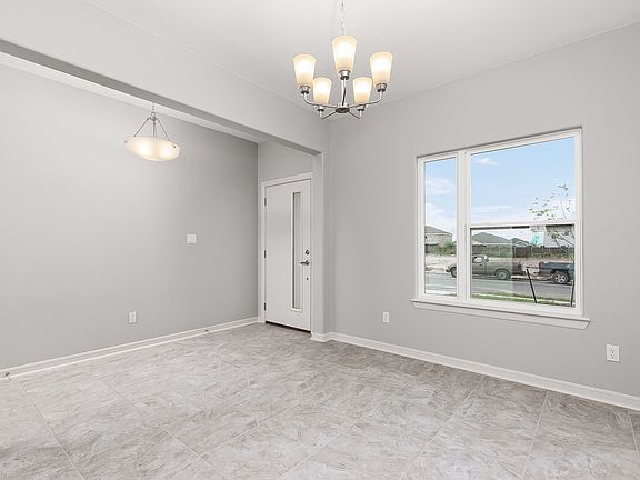 2nd image of 708 S Templo Dorado