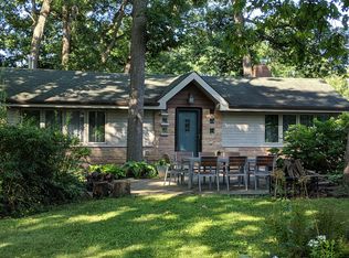 207 S Oakwood Ave, Willow Springs, IL 60480