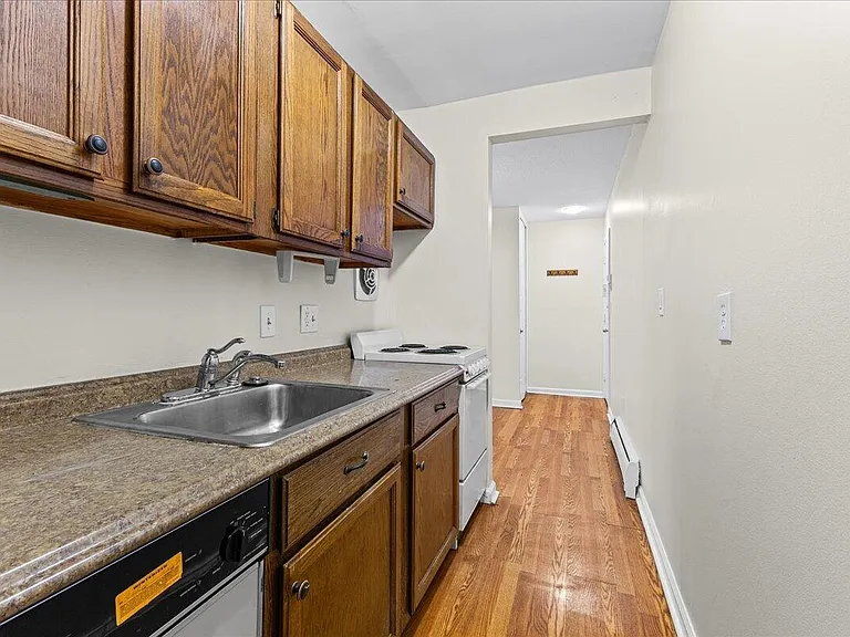 1531 Packard St #13 — Photo 4