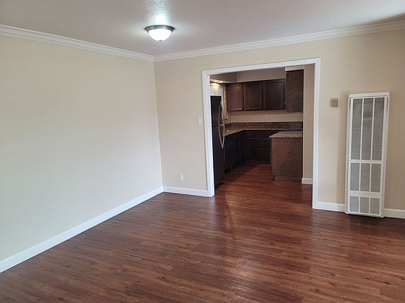 4th image of 33 Lodato Ave #6