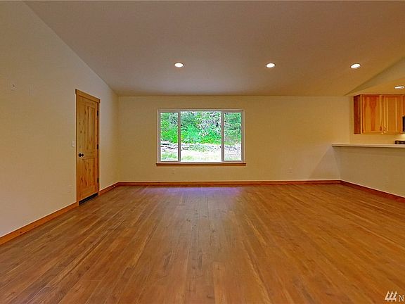 3rd image of 13537 Eastbrook Dr SW