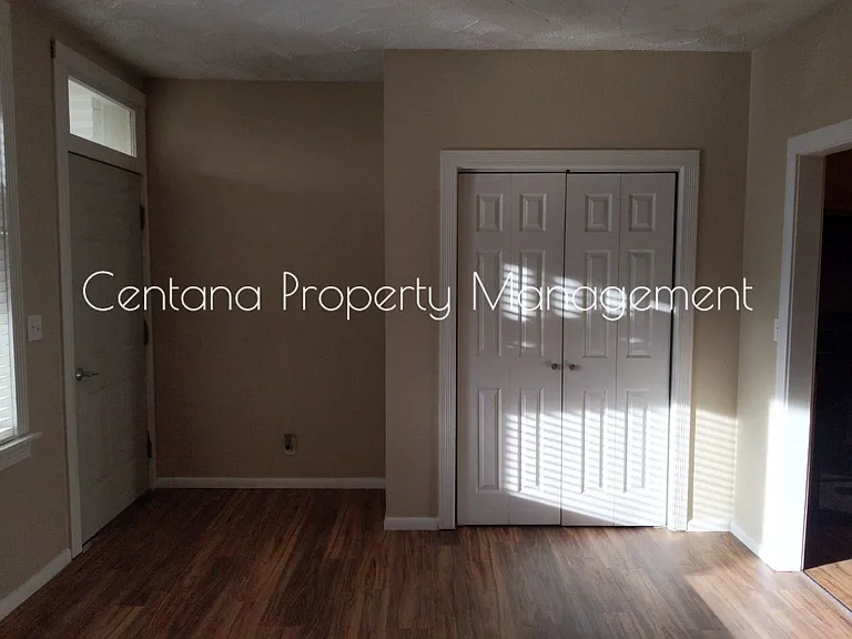 1018 -1020 Maryland — Photo 8