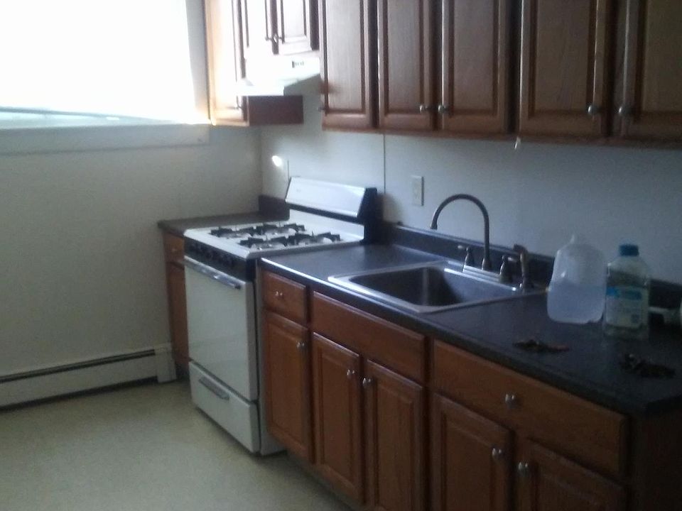 2nd image of 21 Continental St