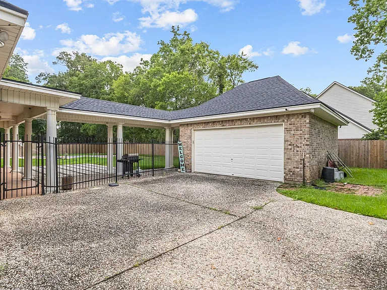 4 Twin Circle Dr — Photo 33