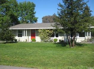 2642 Hardies Ln, Santa Rosa, CA 95403