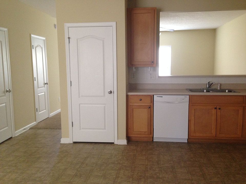 8582 Thomas Rd, Riverdale, GA 30274 Zillow