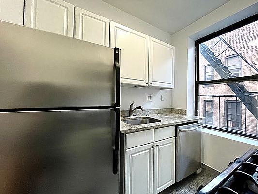 3rd image of 612 W 144th St APT D7