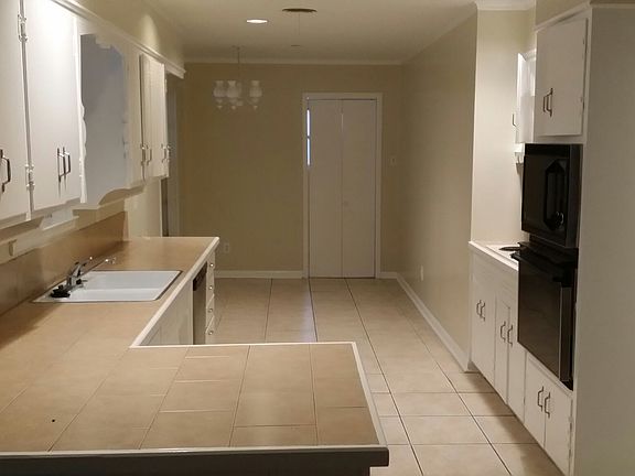 3rd image of 8402 Palo Duro Ct