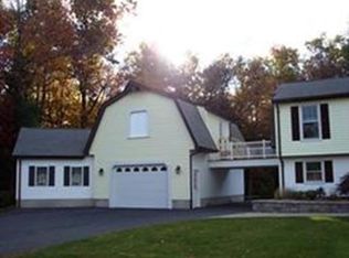 8 Ladd Ln, Wilbraham, MA 01095