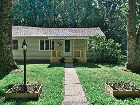 2608 Runway Ave, Bethel, OH 45106