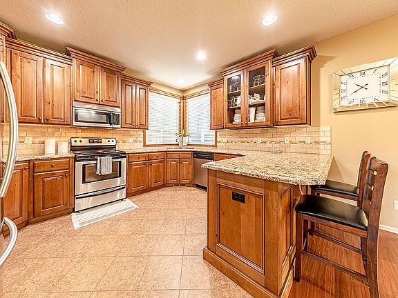 4th image of 4808 NE 50th Ct