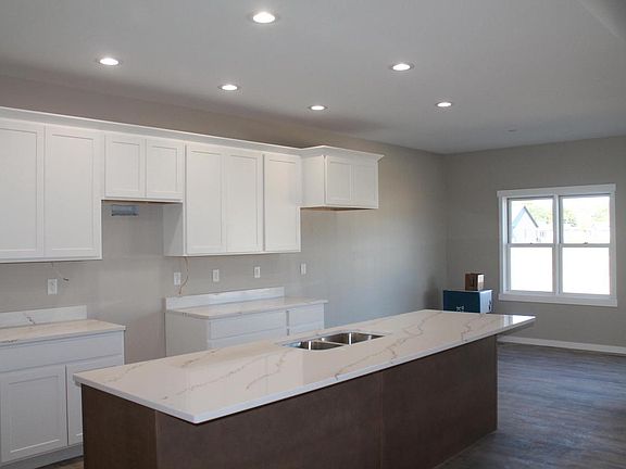 3rd image of 1309 Academy DRIVE