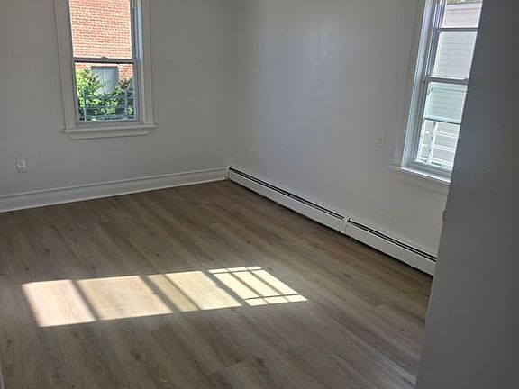 5th image of 1754 Hammersley Ave APT 2