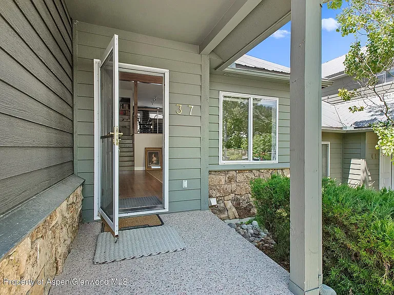 37 Sagewood Ct — Photo 4