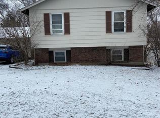 33 Country Creek Dr, Saint Peters, MO
