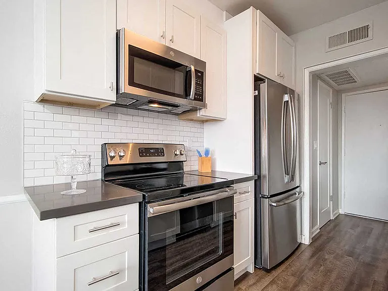 Los Robles Apartments — Photo 45