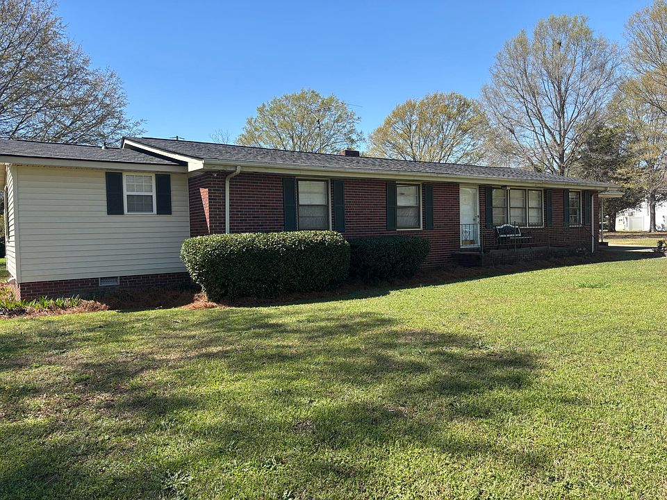 1st image of 121 Ward Ave