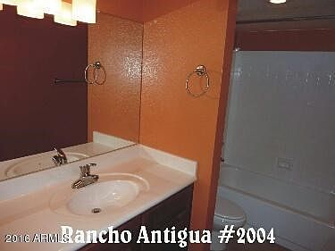 RanchoAntigua2004_LargeBathroom_resized