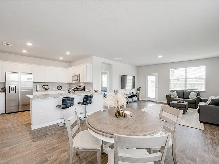 102 Rainmaker Cv — Photo 9
