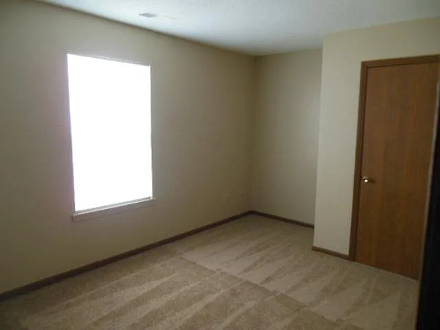 617 NE English Manor Dr #C — Photo 9