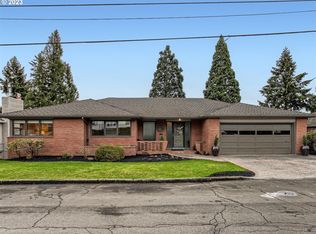 7402 NE Sacramento St, Portland, OR