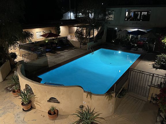 3rd image of 1380 N Indian Canyon Dr #1