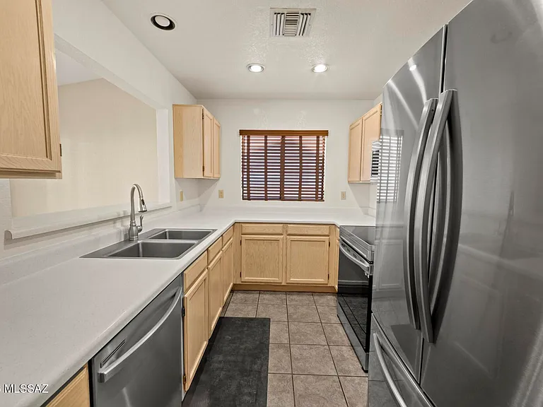 3067 W Country Hill Dr — Photo 10