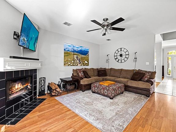 5th image of 2109 Wentworth Dr