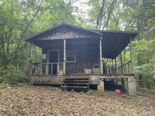 289 Hilltop Ln, Gainesboro, TN 38562