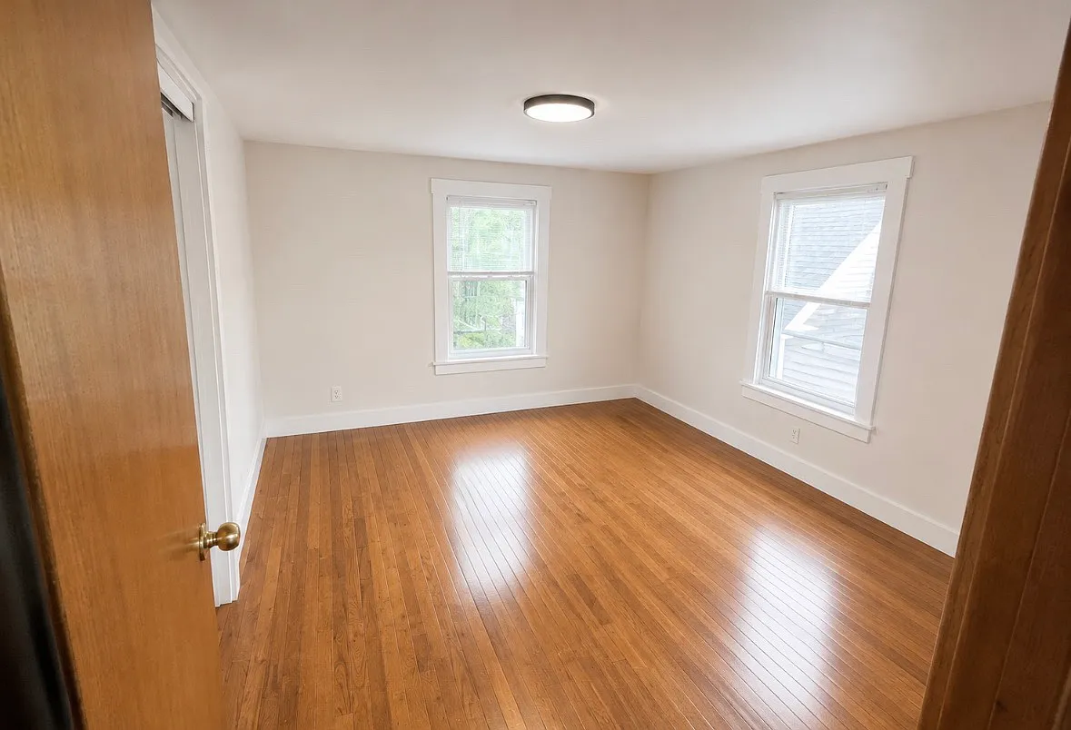 3 bed, 1150 sqft, $2,500 — Photo 4
