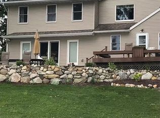 68412 Lazy Ln, Edwardsburg, MI